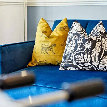 Long Term And Summer Special Offer! 5-Bedroom Spacious, Stunning Design, Sociable Areas & Cosy House Near South Downs Park, Sleeps 11 With Games Room, Private Parking And Garden- By Blue Puffin Stays Waterlooville Exteriör bild
