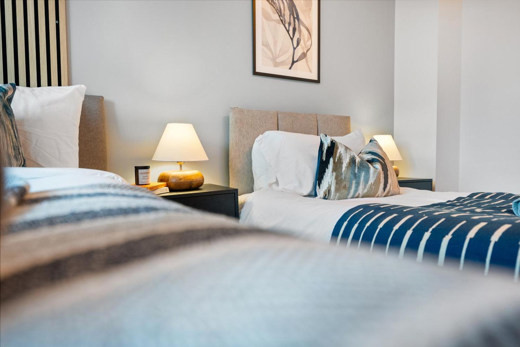 Long Term And Summer Special Offer! 5-Bedroom Spacious, Stunning Design, Sociable Areas & Cosy House Near South Downs Park, Sleeps 11 With Games Room, Private Parking And Garden- By Blue Puffin Stays Waterlooville Exteriör bild