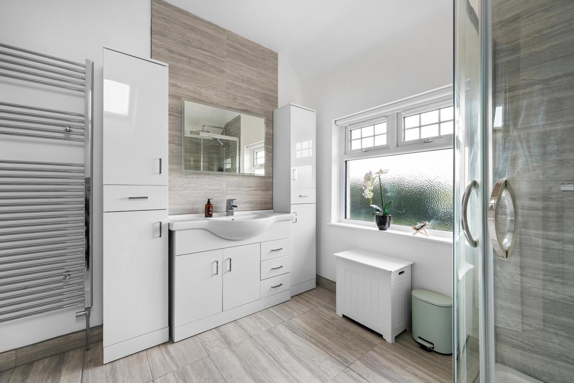 Long Term And Summer Special Offer! 5-Bedroom Spacious, Stunning Design, Sociable Areas & Cosy House Near South Downs Park, Sleeps 11 With Games Room, Private Parking And Garden- By Blue Puffin Stays Waterlooville Exteriör bild