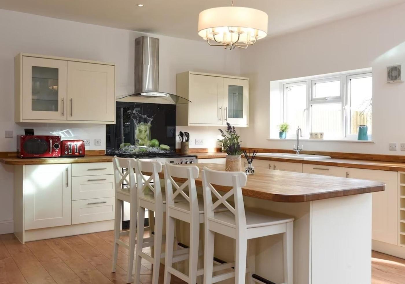 Long Term And Summer Special Offer! 5-Bedroom Spacious, Stunning Design, Sociable Areas & Cosy House Near South Downs Park, Sleeps 11 With Games Room, Private Parking And Garden- By Blue Puffin Stays Waterlooville Exteriör bild